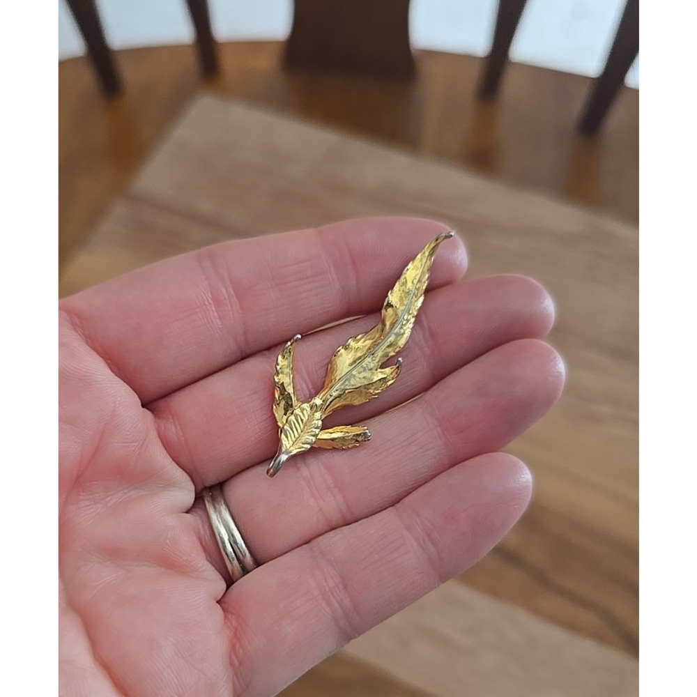 Vtg Gold Toned Metal Leaf Shaped Stampings Textured Necklace Pendent Jewelry - Picture 4 of 5